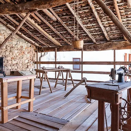Nocleg ze śniadaniem La Corte And Restaurant - Free Parking - 10 Minutes To The And Centre
