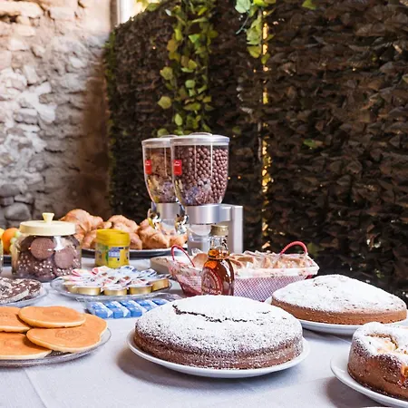 La Corte And Restaurant - Free Parking - 10 Minutes To The And Centre Nocleg ze śniadaniem *