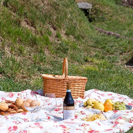 La Corte And Restaurant - Free Parking - 10 Minutes To The And Centre Nocleg ze śniadaniem