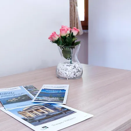 Nocleg ze śniadaniem La Corte And Restaurant - Free Parking - 10 Minutes To The And Centre *
