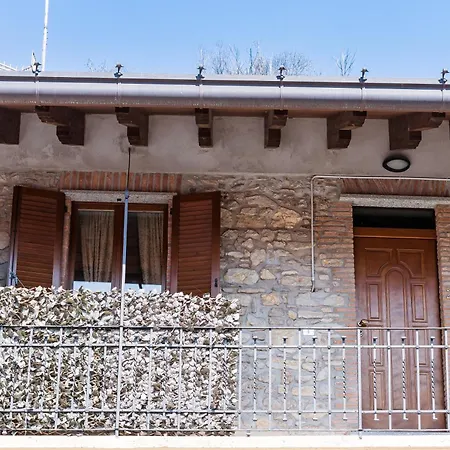 Oda ve Kahvaltı La Corte And Restaurant - Free Parking - 10 Minutes To The And Centre Tavernerio
