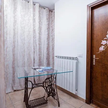 Bed & Breakfast La Corte And Restaurant - Free Parking - 10 Minutes To The And Centre *