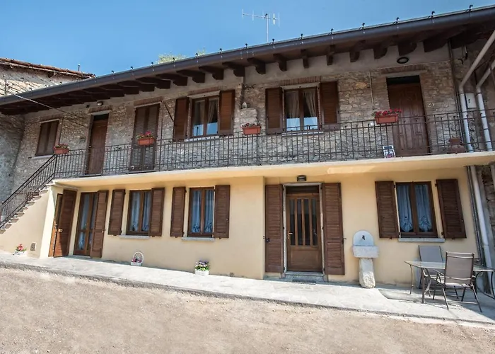 La Corte And Restaurant - Free Parking - 10 Minutes To The And Centre 4* Tavernerio