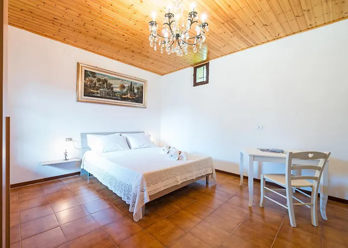La Corte And Restaurant - Free Parking - 10 Minutes To The And Centre 4*