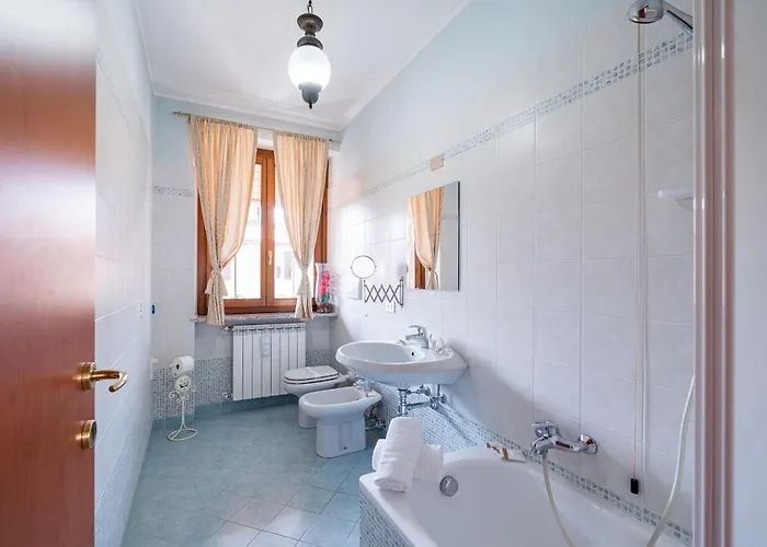 La Corte And Restaurant - Free Parking - 10 Minutes To The And Centre Oda ve Kahvaltı 4*