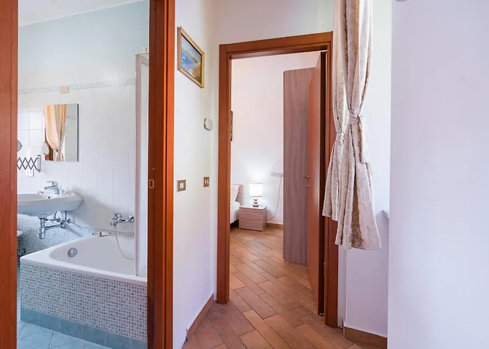 Oda ve Kahvaltı La Corte And Restaurant - Free Parking - 10 Minutes To The And Centre Tavernerio