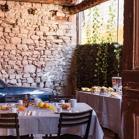 La Corte And Restaurant - Free Parking - 10 Minutes To The And Centre فندق مبيت وإفطار *