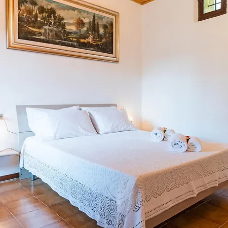 فندق مبيت وإفطار La Corte And Restaurant - Free Parking - 10 Minutes To The And Centre Tavernerio