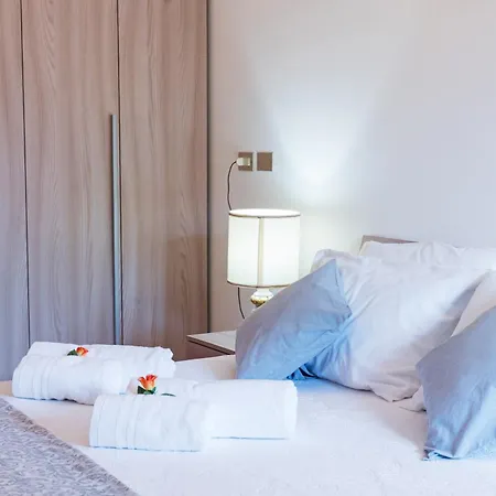 فندق مبيت وإفطار La Corte And Restaurant - Free Parking - 10 Minutes To The And Centre *