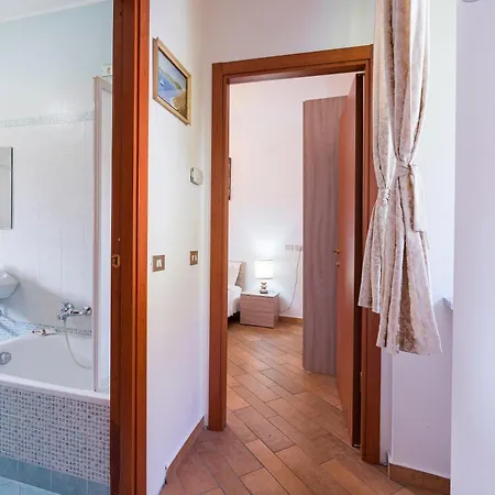 فندق مبيت وإفطار La Corte And Restaurant - Free Parking - 10 Minutes To The And Centre Tavernerio