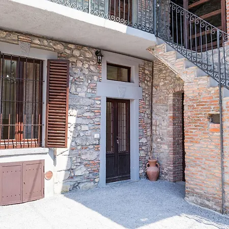 فندق مبيت وإفطار La Corte And Restaurant - Free Parking - 10 Minutes To The And Centre Tavernerio